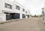 Chalet adosado con terreno en venta en Villanueva del Ariscal ref: TR412004 foto