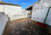 Chalet independiente con terreno en venta en La Palma del Condado ref: TR394213 foto