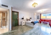 Chalet independiente con terreno en alquiler en la España, Arroyo de la Miel-Benalmádena Costa, ref: TR401070 foto