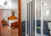 Дом с участком на продажу в городе Benalúa de las Villas Фото