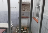 Дом с участком на продажу в городе Бадахос Фото