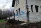 Отдельно стоящий дом с участком на продажу в городе Toral de los Vados Фото