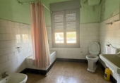 Chalet independiente con terreno en venta en la España, Barbastro, ref: TR412070 foto