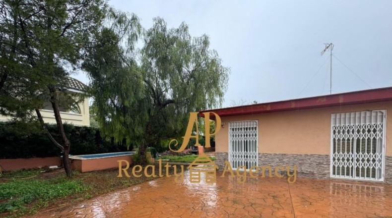 Валенсия - Liria - 1200m2