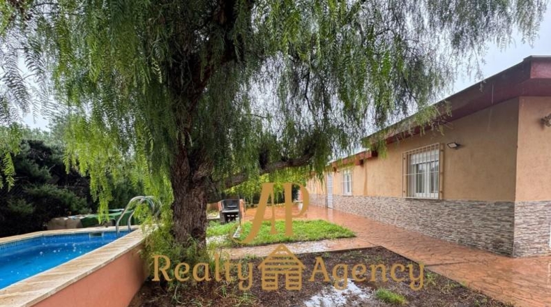 Валенсия - Liria - 1200m2