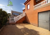 Chalet independiente con terreno en venta en la España, Villa de Otura, ref: TR412196 foto