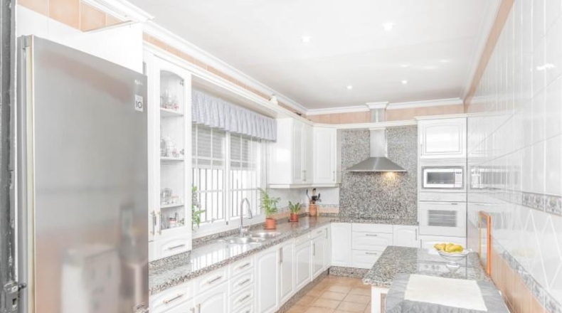 Seville - Dos Hermanas - 1150m2