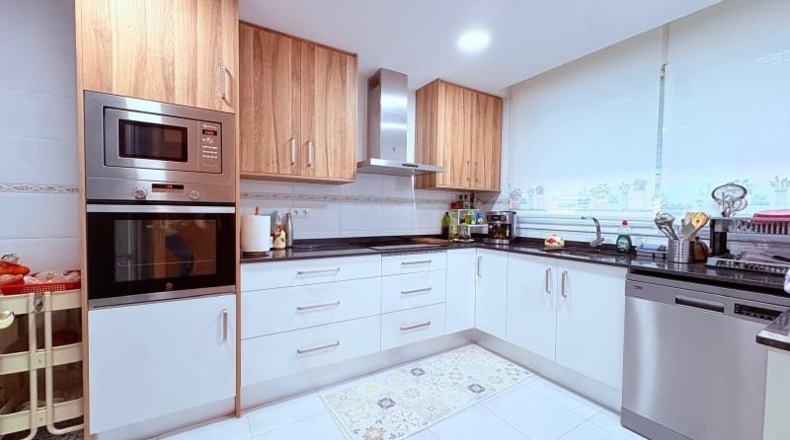Барселона - Castellar del Vallès - 266m2