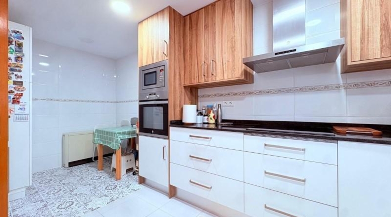 Барселона - Castellar del Vallès - 266m2