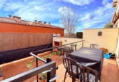 Дом с участком на продажу в городе Castellar del Vallès Фото