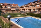 Chalet independiente con terreno en venta en la España, Alicante, ref: TR412210 foto