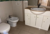 Chalet independiente con terreno en venta en la España, Alicante, ref: TR412210 foto