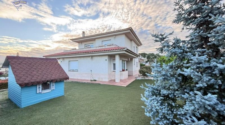 Барселона - Lliçà d'Amunt - 600m2