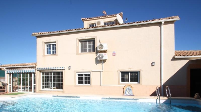 Аликанте - Torrevieja - 830m2