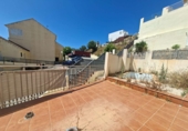 Дом с участком на продажу в городе Benalmádena Фото