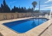 Chalet independiente con terreno en venta en L'Alfàs del Pi ref: TR364806 foto