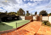 Chalet independiente con terreno en venta en Málaga ref: TR91884 foto
