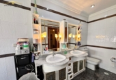 Chalet independiente con terreno en venta en Málaga ref: TR91884 foto