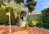 Chalet independiente con terreno en venta en Málaga ref: TR91884 foto