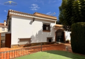 Chalet independiente con terreno en venta en Málaga ref: TR91884 foto