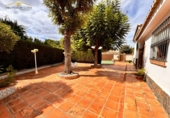 Chalet independiente con terreno en venta en Málaga ref: TR91884 foto