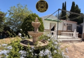 Chalet independiente con terreno en venta en La Guardia de Jaén ref: TR411714 foto