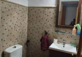 Отдельно стоящий дом с участком на продажу в городе Хаэн. Фото