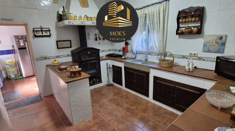 Jaén - Linares - 2300m2
