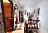 Дом с участком на продажу в городе Chiclana de la Frontera. Фото