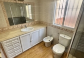 Дом с участком на продажу в городе Olivares. Фото