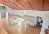 Дом с участком на продажу в городе Olivares. Фото