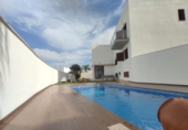 Chalet independiente con terreno en alquiler en la España, Dos Hermanas, ref: TR412451 foto