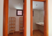 Chalet independiente con terreno en alquiler en la España, Dos Hermanas, ref: TR412451 foto