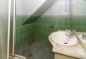 Дом с участком на продажу в городе Бадахос Фото