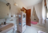 Chalet independiente con terreno en venta en la España, Padul, ref: TR412391 foto