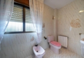 Chalet independiente con terreno en venta en la España, Padul, ref: TR412391 foto
