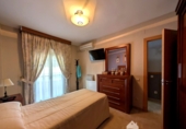 Villa with land for sale on España, Linares, ref: TR412463 photo