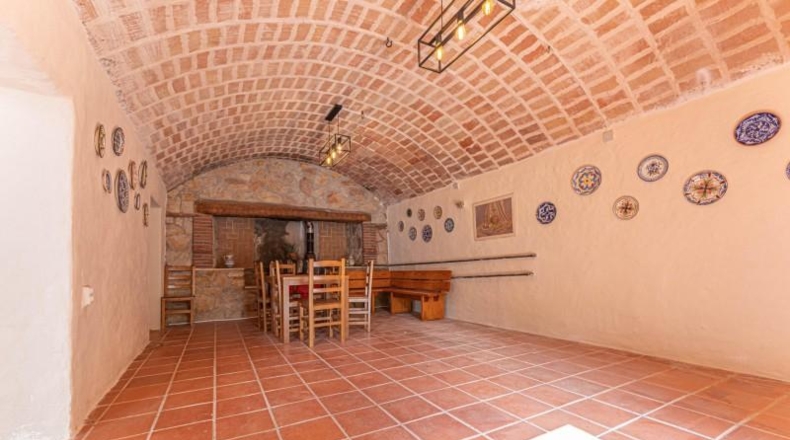Жирона - Cabanelles - 3010m2