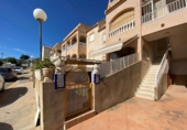 Chalet adosado con terreno en venta en Torrevieja ref: TR412517 foto