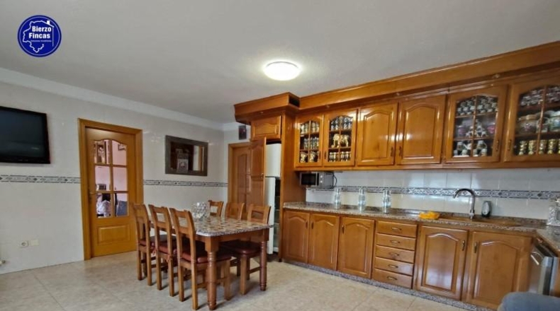 León - Villablino - 2292m2