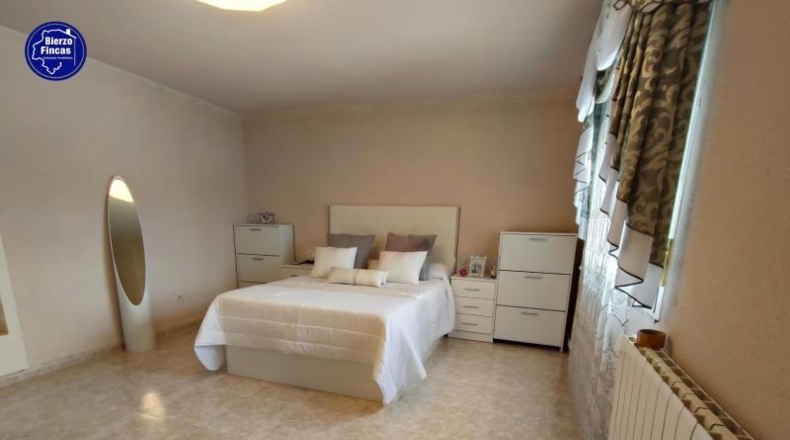 León - Villablino - 2292m2