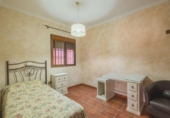Chalet independiente con terreno en venta en la España, La Línea de la Concepción, ref: TR412598 foto