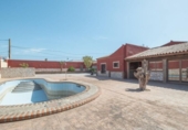 Chalet independiente con terreno en venta en la España, La Línea de la Concepción, ref: TR412598 foto