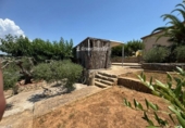 Отдельно стоящий дом с участком на продажу в городе la Bisbal del Penedès Фото