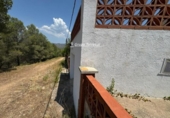 Отдельно стоящий дом с участком на продажу в городе la Bisbal del Penedès Фото