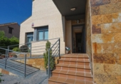 Chalet independiente con terreno en venta en la España, Aldeamayor de San Martín, ref: TR247852 foto