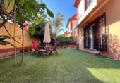 Chalet independiente con terreno en venta en la España, Dos Hermanas, ref: TR412683 foto