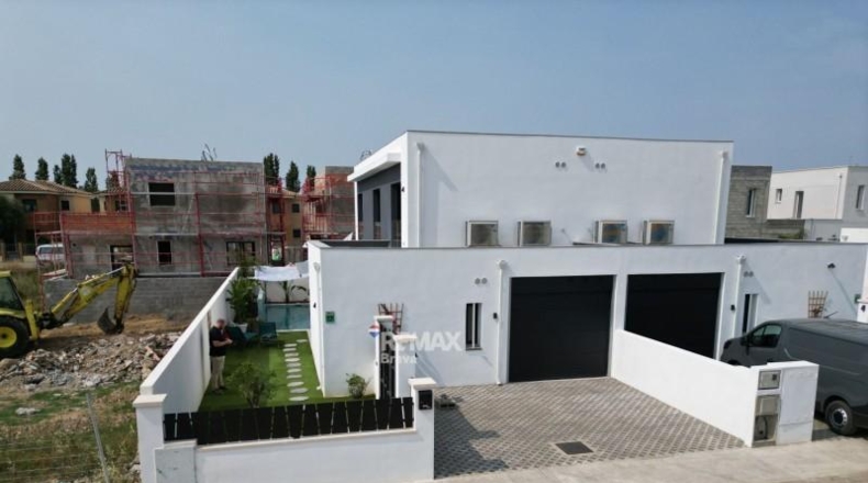 Жирона - Castelló d'Empúries - 238m2