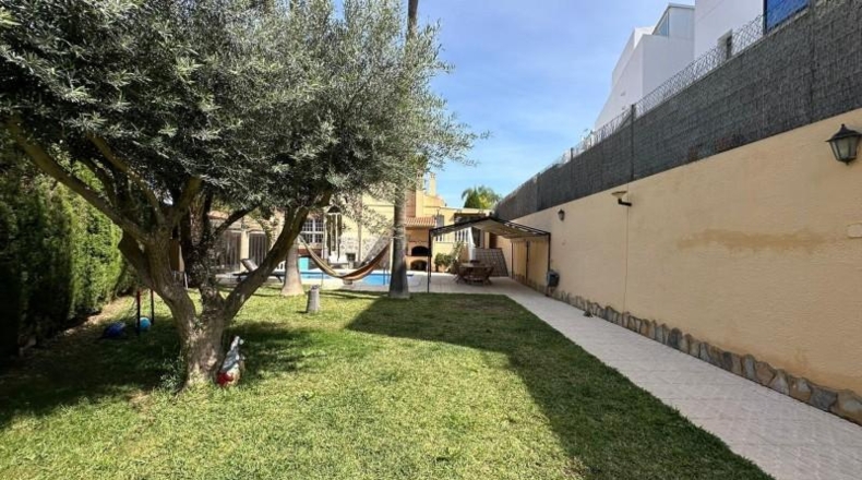 Alicante - Торревьеха - 827m2