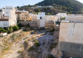 Городская земля под застройку на продажу у города Alhama de Almería Фото